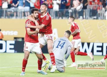 ريبيرو يفاضل بين ثنائي الأهلي للعب بجوار أشرف داري أمام المحلة