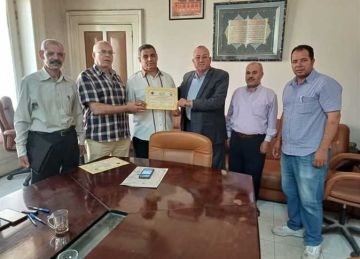 بعد منعه راكب بسبب الشورت .. تكريم رئيس قطار الزقازيق بشهادة تقدير