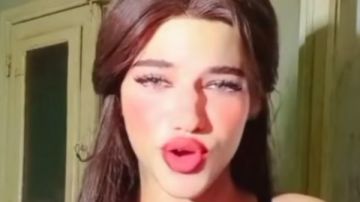 ليست أنثى.. قرار عاجل ضد البلوجر الشهيرة بـ ياسمين تخلي الحجر يلين ليست أنثى.. قرار عاجل ضد البلوجر الشهيرة بـ ياسمين تخلي الحجر يلين