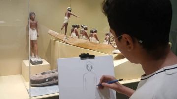 الرسم الحر للمقتنيات ورشة بـ متحف سوهاج القومي الرسم الحر للمقتنيات ورشة بـ متحف سوهاج القومي