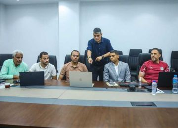 بعد نهاية الجولة الأولى.. أوسكار رويز يجتمع مع 4 حكام