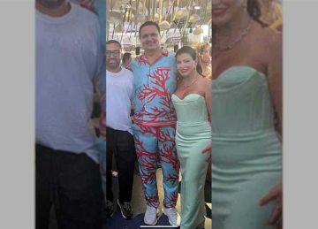 تتحول لعروض أزياء.. مشاهير يطلقون صيحات موضة صيف 2025 على شواطئ العلمين (صور)