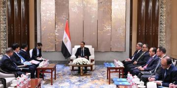 رئيس الوزراء يلتقي رئيس TBEA الصينية المتخصصة في هندسة الطاقة وتصنيع المعدات الكهربائية رئيس الوزراء يلتقي رئيس TBEA الصينية المتخصصة في هندسة الطاقة وتصنيع المعدات الكهربائية