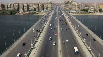 فتاة عربية تصطدم سيارتين أعلى محور 26 يوليو.. التفاصيل الكاملة