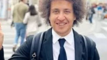 أحمد فؤاد: بريطانيا تغاضت عن المعتدين على السفارة المصرية.. واعتقلت المدافعين