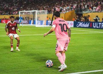 إنتر ميامي يغري ليونيل ميسي بكأس العالم لتمديد عقده حتى 2028 إنتر ميامي يغري ليونيل ميسي بكأس العالم لتمديد عقده حتى 2028