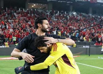  شامم ريحة عارفها وأيد غريبة بتلعب .. شوبير عن خناقة شوبير والشناوي