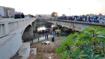 مقتل 18 شخصا فى حادث سقوط حافلة بالجزائر