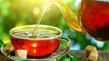 نشرة المرأة والمنوعات أخطاء شائعة تحول الشاي إلى سم..المروحة تزيد خطر النوبة القلبية في هذه الحالة