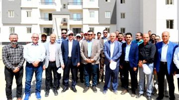 وزير الإسكان يتفقد المركز التكنولوجي لخدمة المواطنين بالعبور الجديدة