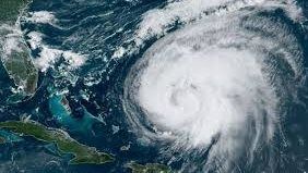 اعصار ايرين يتحول إلى المرحلة الأخطر ويهدد سواحل شرق الولايات المتحدة اعصار ايرين يتحول إلى المرحلة الأخطر ويهدد سواحل شرق الولايات المتحدة