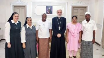 الأنبا باسيليوس يستقبل راهبات القديس يوسف صور