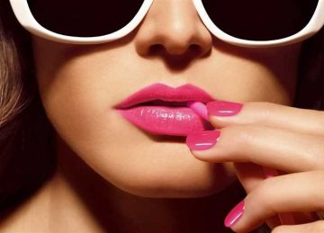 بدلا من الطرق التجميلية ونتيجتها فورية .. 4 وصفات منزلية لـ توريد الشفاه بدلا من الطرق التجميلية ونتيجتها فورية .. 4 وصفات منزلية لـ توريد الشفاه