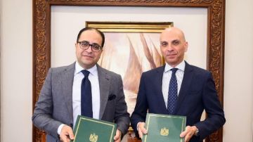 دعما للإنتاج الوثائقي المصري.. توقيع بروتوكول تعاون بين الخارجية المصرية وقناة الوثائقية دعما للإنتاج الوثائقي المصري.. توقيع بروتوكول تعاون بين الخارجية المصرية وقناة الوثائقية