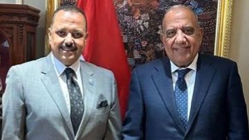 في لفتة إنسانية.. وزير الكهرباء يهدي 5 من العاملين رحلة عمرة مجانية