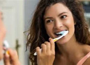 من أول مرة .. خلطة طبيعية هترجع لأسنانك بياضها المبهر (الطريقة والمكونات)  من أول مرة .. خلطة طبيعية هترجع لأسنانك بياضها المبهر (الطريقة والمكونات)