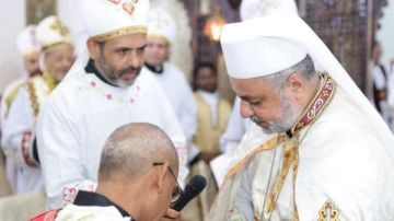 الأنبا عمانوئيل يترأس قداس السيامة الكهنوتية للشماس لويز عياد