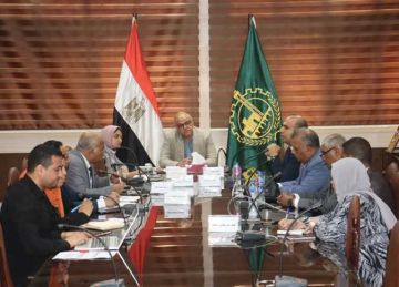 اجتماع موسع لمراجعة عقد الشراكة لتحويل مقلب أبوزعبل إلى مركز لإنتاج الكهرباء من القمامة اجتماع موسع لمراجعة عقد الشراكة لتحويل مقلب أبوزعبل إلى مركز لإنتاج الكهرباء من القمامة