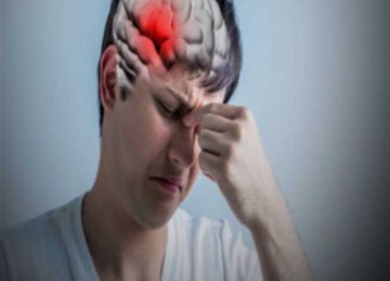 بعد إصابة الفنان حمدي إسماعيل.. احذر أعراض نزيف المخ قبل فوات الآوان