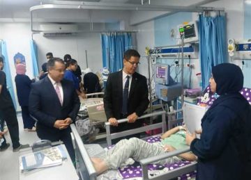 جولة مفاجئة.. رئيس جامعة بنها يتفقد الخدمات الصحية بمستشفى بنها الجامعي