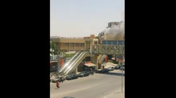 حريق بالنادي الأهلي بمدينة نصر.. وفرق إطفاء القاهرة تحاول السيطرة عليه حريق بالنادي الأهلي بمدينة نصر.. وفرق إطفاء القاهرة تحاول السيطرة عليه