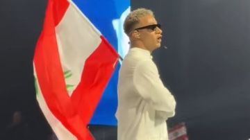 حمل العلم اللبناني.. لقطات من حفل محمد رمضان ببيروت