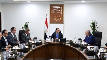 رئيس الوزراء يتابع تنفيذ توجيهات الرئيس بوضع خارطة طريق تطوير منظومة الإعلام