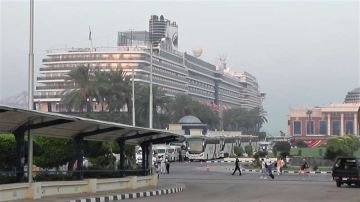 ميناء الإسكندرية يستقبل سفينة سياحية هولندية على متنها أكثر من 2100 سائح