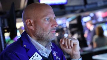 استقرار العقود الآجلة لمؤشرات الأسهم الأمريكية مع ترقب نتائج أعمال ومحضر اجتماع الفيدرالي