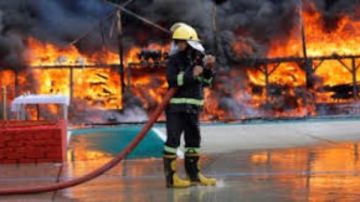 رجال الإطفاء والسرطان.. دراسة حديثة توصي باتخاذ إجراءات وقائية صارمة لرجال الحماية المدنية رجال الإطفاء والسرطان.. دراسة حديثة توصي باتخاذ إجراءات وقائية صارمة لرجال الحماية المدنية