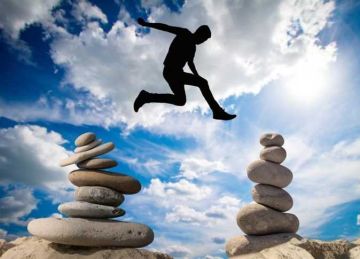 4 أبراج قلبهم جامد .. شجعان يكسرون الحواجز ويقودون البدايات بثقة 4 أبراج قلبهم جامد .. شجعان يكسرون الحواجز ويقودون البدايات بثقة