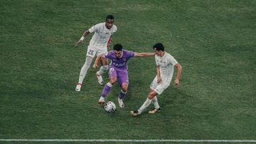 العين ضد البطائح.. لابا كودجو يخطف فوزا مهما بختام الجولة الأولى للدوري الإماراتي العين ضد البطائح.. لابا كودجو يخطف فوزا مهما بختام الجولة الأولى للدوري الإماراتي