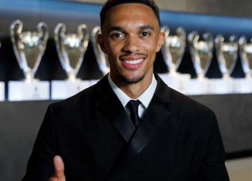 تقرير يكشف مفاجأة بشأن مستقبل أرنولد مع ريال مدريد: قد يعود للدوري الإنجليزي تقرير يكشف مفاجأة بشأن مستقبل أرنولد مع ريال مدريد: قد يعود للدوري الإنجليزي