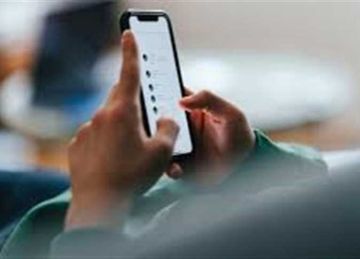 دراسة: عادة شائعة عند استخدام المحمول قد تكلفك زواجك