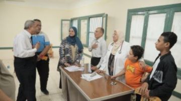 وكيل تعليم الوادى الجديد يتابع اختبارات الراغبين فى الالتحاق بالمدرسة الرياضية