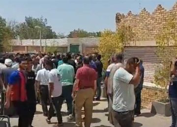 تشييع جثمان أحد ضحايا حادث غرق شاطئ أبو تلات بالإسكندرية بمسقط رأسه في سوهاج