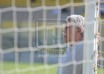  من منزله .. أول ظهور لـ حسن شحاته بعد تعافيه من الوعكة الصحية الأخيرة (فيديو)