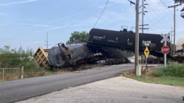 يحمل مواد خطرة .. قطار يخرج عن مساره في ولاية تكساس الأمريكية يحمل مواد خطرة .. قطار يخرج عن مساره في ولاية تكساس الأمريكية