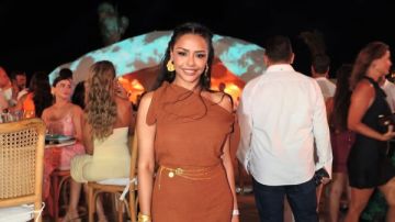 أسماء أبو اليزيد تخطف الأنظار بفستان لافت أسماء أبو اليزيد تخطف الأنظار بفستان لافت