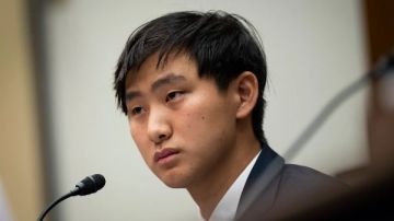 هل كان رهانا فاشلا؟ استثمار ميتا بـ 14 مليار دولار في Scale AI يهتز بعد شهرين هل كان رهانا فاشلا؟ استثمار ميتا بـ 14 مليار دولار في Scale AI يهتز بعد شهرين