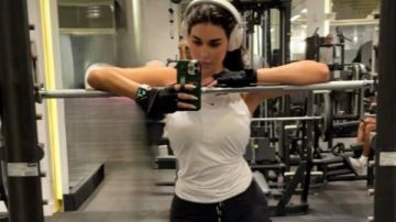 ياسمين صبري تستعرض رشاقتها من الجيم