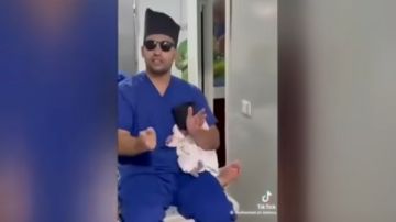 الطب ليس استعراضا.. رد حاسم من وزارة الصحة بعد فيديو رقص الطبيب الطب ليس استعراضا.. رد حاسم من وزارة الصحة بعد فيديو رقص الطبيب