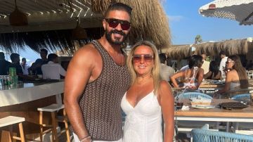 خالد سليم يحتفل بعيد ميلاد زوجته خيرية علي بحضور نجوم الفن