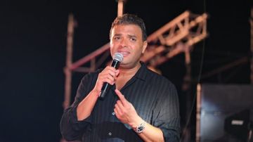 رامي صبري يواصل تألقه في العلمين الجديدة بحفل كامل العدد رامي صبري يواصل تألقه في العلمين الجديدة بحفل كامل العدد