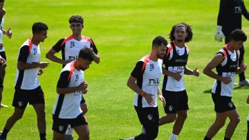 شكري نجيب: بيراميدز أخد مكان الزمالك.. والمقاولون العرب حالة خاصة بالدوري شكري نجيب: بيراميدز أخد مكان الزمالك.. والمقاولون العرب حالة خاصة بالدوري