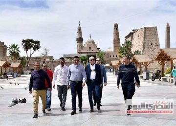 محافظ الأقصر يشدد على الحفاظ على المظهر الحضاري أمام السائحين وزوار المدينة محافظ الأقصر يشدد على الحفاظ على المظهر الحضاري أمام السائحين وزوار المدينة