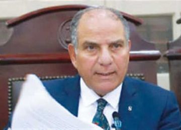 الحبس عاما لعامل هتك عرض شقيقتين داخل ميكروباص في القاهرة