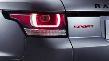 بسبب عيب خطير.. لاند روفر تستدعي أفضل سيارات الدفع الرباعي