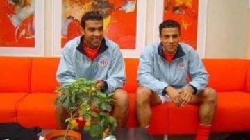 بصورة تجمعهما.. نجم الزمالك يحيي ذكرى رحيل لاعب الأهلي محمد عبد الوهاب