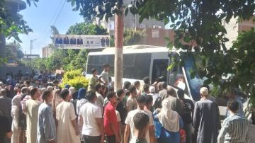 أهالي فتيات ضحايا الطريق الإقليمي في المنوفية يتوجهون لأداء العمرة..صور أهالي فتيات ضحايا الطريق الإقليمي في المنوفية يتوجهون لأداء العمرة..صور